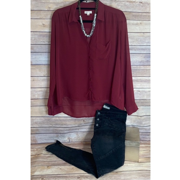 Silence + Noise Sheer Burgundy High-Low Button Down Top - Urban Outfitte… - Picture 5 of 6